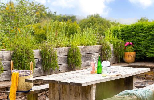 Dittisham Casa | Rocket House - Large family home perched above the river