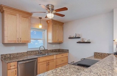 Titusville Condominio | Rockets! Water! Just Breathe!