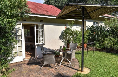Muldersdrift Casa | Rockfig Cottage for 2 People With Wonderful Private Terrace in Garden!