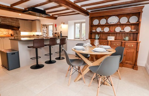 Newcastle-on-Clun Cabaña | Rockhill Farmhouse