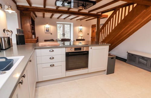 Newcastle-on-Clun Cabaña | Rockhill Farmhouse