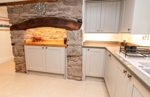 Newcastle-on-Clun Cabaña | Rockhill Farmhouse