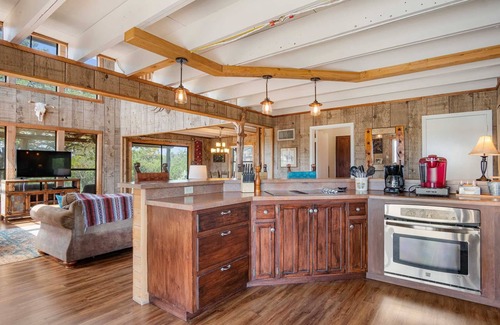 Pipe Creek Casa | Rockin B Ranch Bluff House