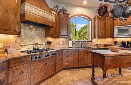 Pipe Creek Casa | Casa Cumbre Rockin B Ranch