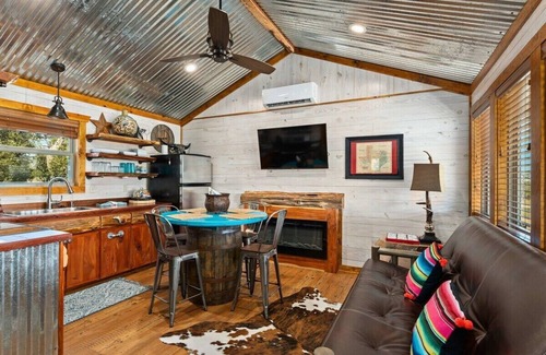 Fredericksburg Cabina | Rockin' R - Rustic Star Cabin