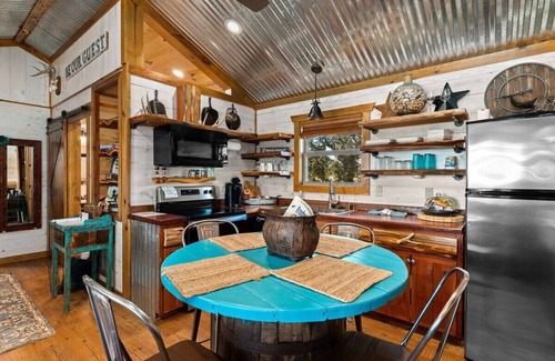 Fredericksburg Cabina | Rockin' R - Rustic Star Cabin