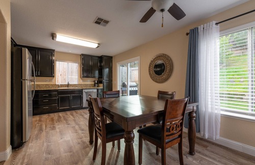 Rocklin Casa | Rocklin Beauty! Garage, Private Yard, Pets Welcome!