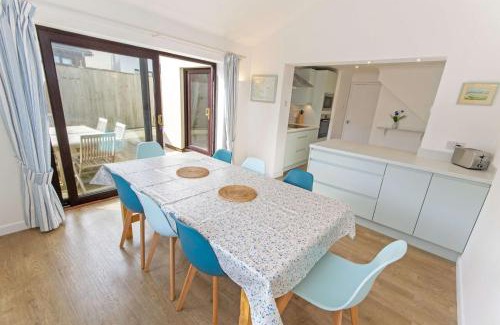 Croyde Casa | Rockpool - Attractive and spacious retreat near Croyde beach - Sleeps 8