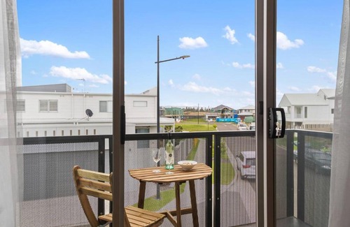 Shell Cove Apartamento | Rockpool Escape - A Coastal Refresh near the Marina