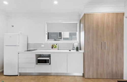 Shell Cove Apartamento | Rockpool Escape - A Coastal Refresh near the Marina