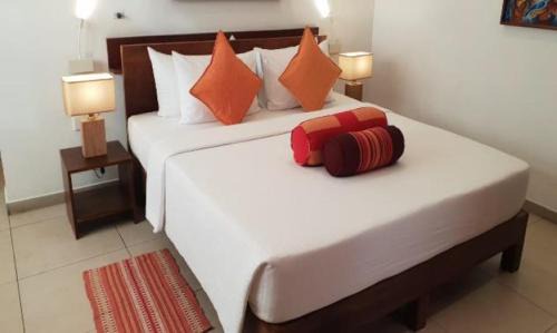 Unawatuna Hotel | Rockside Cabanas Hotel