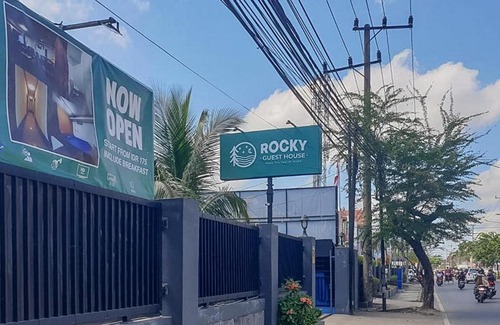 Banjarmasin Hotel | Rocky Guest House Syariah Mitra RedDoorz