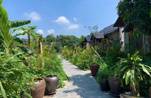 Hoa Lu Cabina | Rocky Mountain Ecolodge