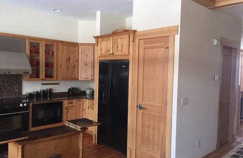 Big Sky Meadow Village Condominio | Rocky Mountain Rustic Getaway
