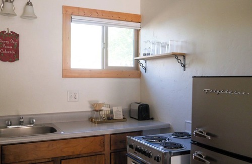 Paonia Hotel | Rocky Mountain Inn