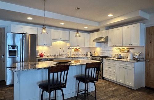 Georgetown Casa | Rocky Mountain Lakefront Home close to Denver
