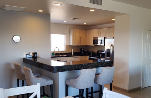 Puerto Peñasco Condominio | Rocky Point! five Minute Walk To The Beach Access! Two Car Garage For Your Toys!