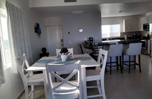 Puerto Peñasco Condominio | Rocky Point! five Minute Walk To The Beach Access! Two Car Garage For Your Toys!
