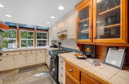 McCall Casa | Rocky Shore Escape: Neighborhood Beach, Pool Table, West Shore of Payette Lake