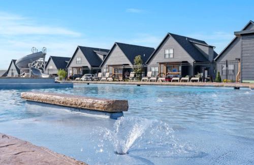 Hollister Casa | Rocky Shores Retreat - Indoor Pool Open