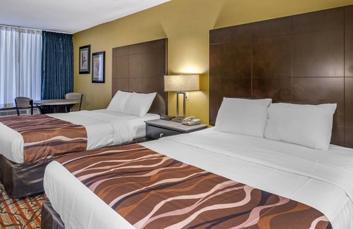 Clearwater Hotel | Rodeway Inn Central Clearwater Beach