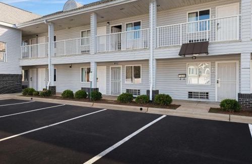 East Forest Hotel | Rodeway Inn Charlotte Independence Blvd