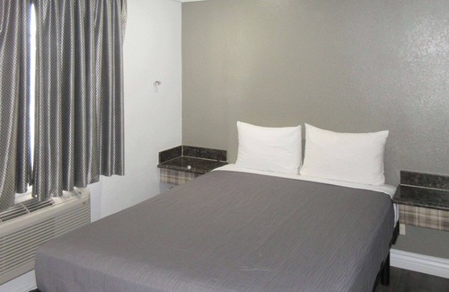 Commerce Hotel | Rodeway Inn Commerce - Los Angeles