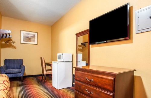 Jersey City Hotel | Rodeway Inn Jersey City near Hoboken