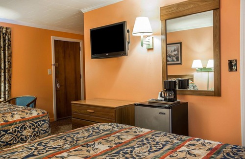 Lincoln Hotel | Rodeway Inn Lincoln I-93