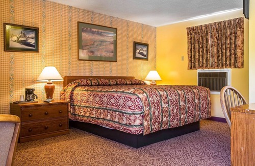 Lincoln Hotel | Rodeway Inn Lincoln I-93