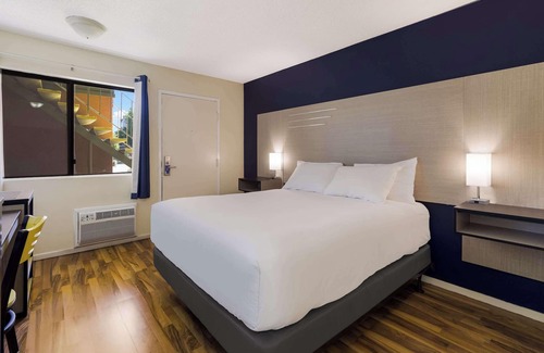 Livermore Hotel | Rodeway Inn Livermore