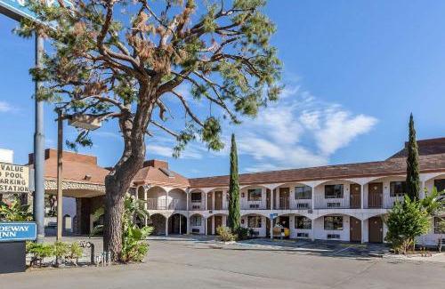 Castaic Hotel | Rodeway Inn Magic Mountain Area