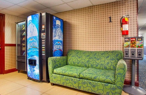 Secaucus Hotel | Rodeway Inn Meadowlands