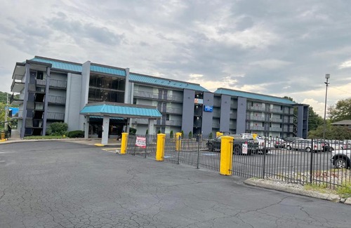 Nashville Hotel | Rodeway inn- Nashville airport - Downtown - Mexican Restaurant on site