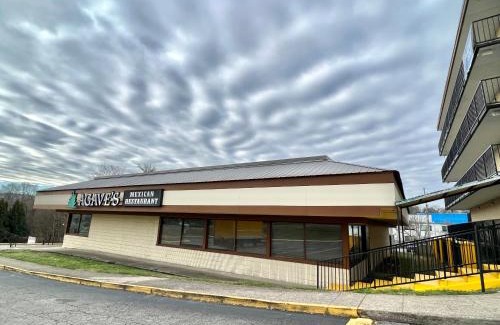 Nashville Hotel | Rodeway inn- Nashville airport - Downtown - Mexican Restaurant on site
