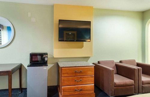 South Houston Hotel | Rodeway Inn South Houston