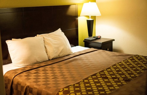 Central City Hotel | Rodeway Inn & Suites