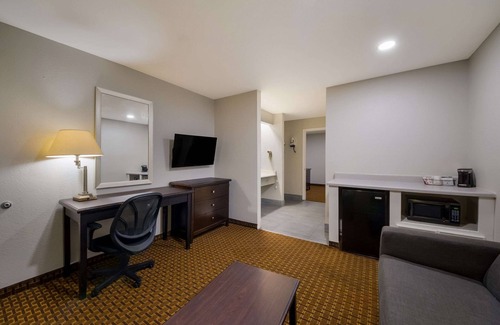 Central City Hotel | Rodeway Inn & Suites