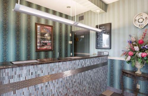 Desire Area Hotel | Rodeway Inn & Suites New Orleans Gentilly