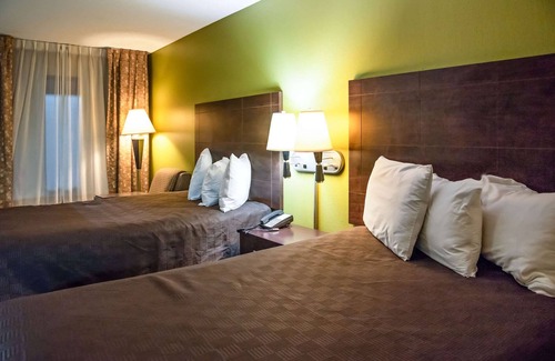 Clarksville Hotel | Rodeway Inn & Suites