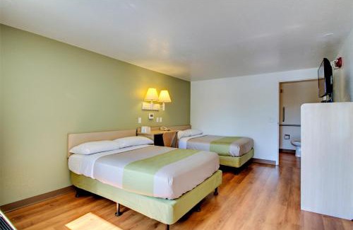 Woodlawn Hotel | Rodeway Inn