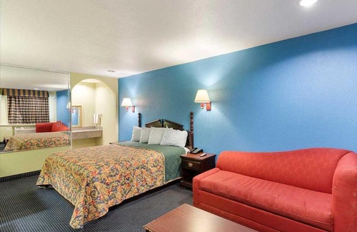 South Houston Hotel | Rodeway Inn