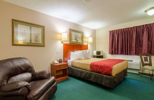 Mitchell Hotel | Rodeway Inn