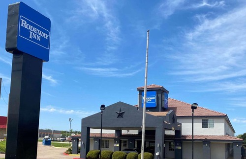 Stephenville Hotel | Rodeway Inn