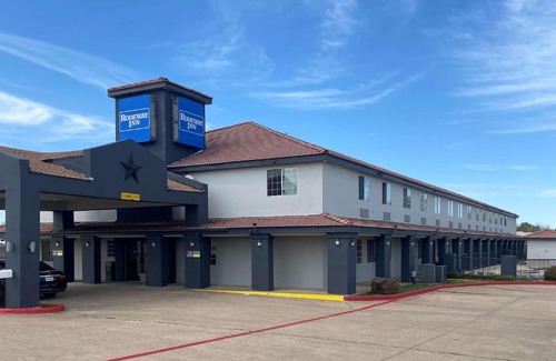 Stephenville Hotel | Rodeway Inn