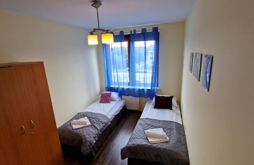 Pradnik Czerwony Apartamento | Rodzinny apartament dla sześciu osób z parkingiem prywatnym