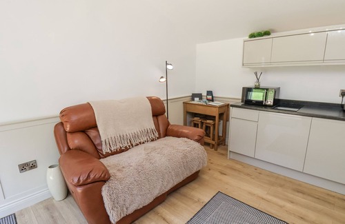 Aislaby Cabaña | ROE DEER LODGE, pet friendly, luxury holiday cottage in Sleights
