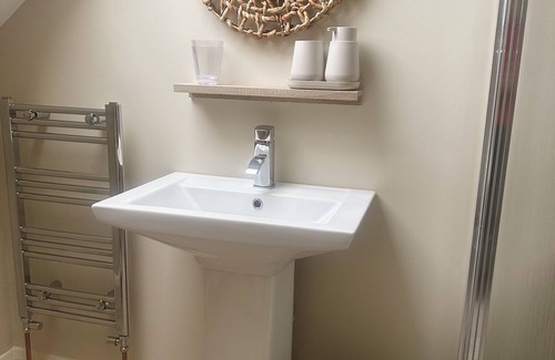 Limavady Apartamento | Roe Valley GetawaysnModern Studio with en-suite