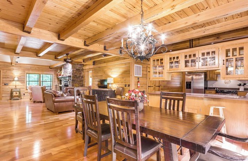 Rogers Cabina | Rogers Cabin on 17 Acres w/ Wraparound Deck!