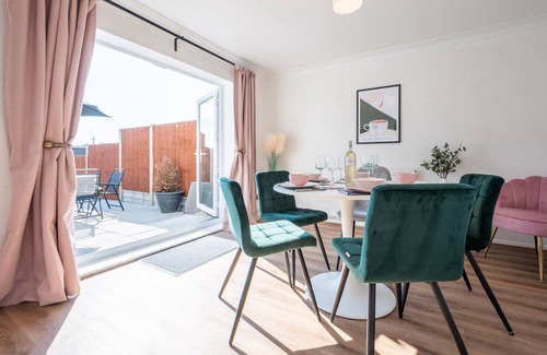 Rogerstone Casa | Rogerstone House by Tŷ SA